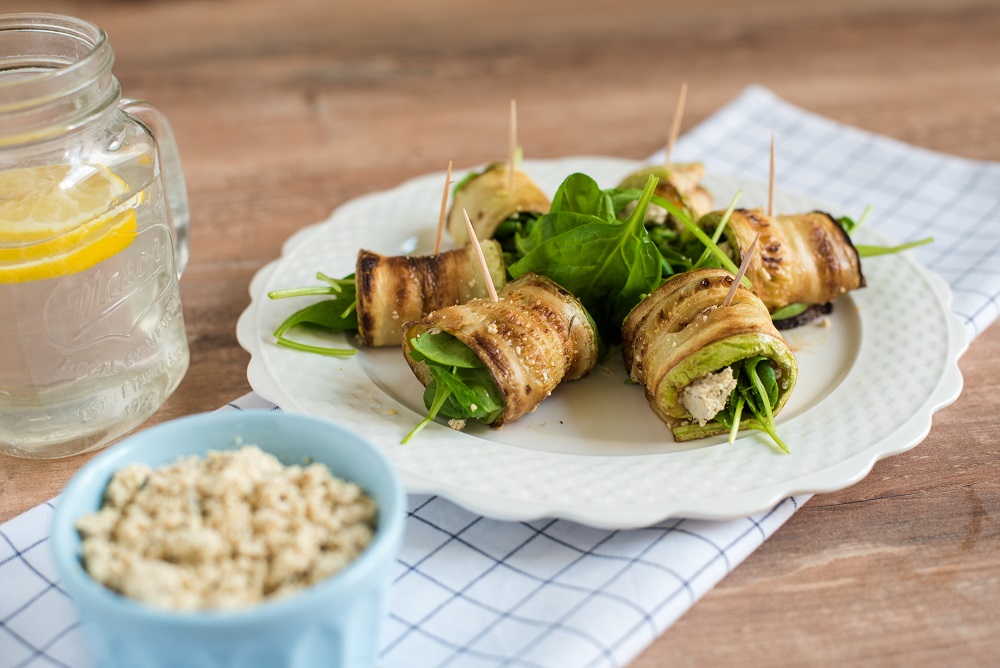 zucchini-tofu-zucchini bites-tofu bites-zucchini and tofu bites-finger food-bites-party-coctail-coctail food-guests-snack-recipe-vegan-vegeterian-Iceberg Salat Centar