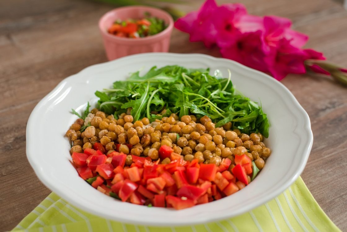 chickpeas-chickpea-baked chickpea-chickpea salad-rocket salad-meal-lunch-snack-food-recipe-vegan-Iceberg Salat Centar