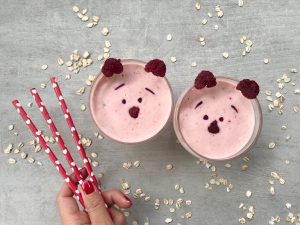 raspberry and hazelnut smoothie-raspberries-hazelnut-smoothie-drink-raspberry smoothie-hazelnut smoothie-raw-vegan-vegetarian-super food-breakfast-drink-recipe-Iceberg Salat Centar