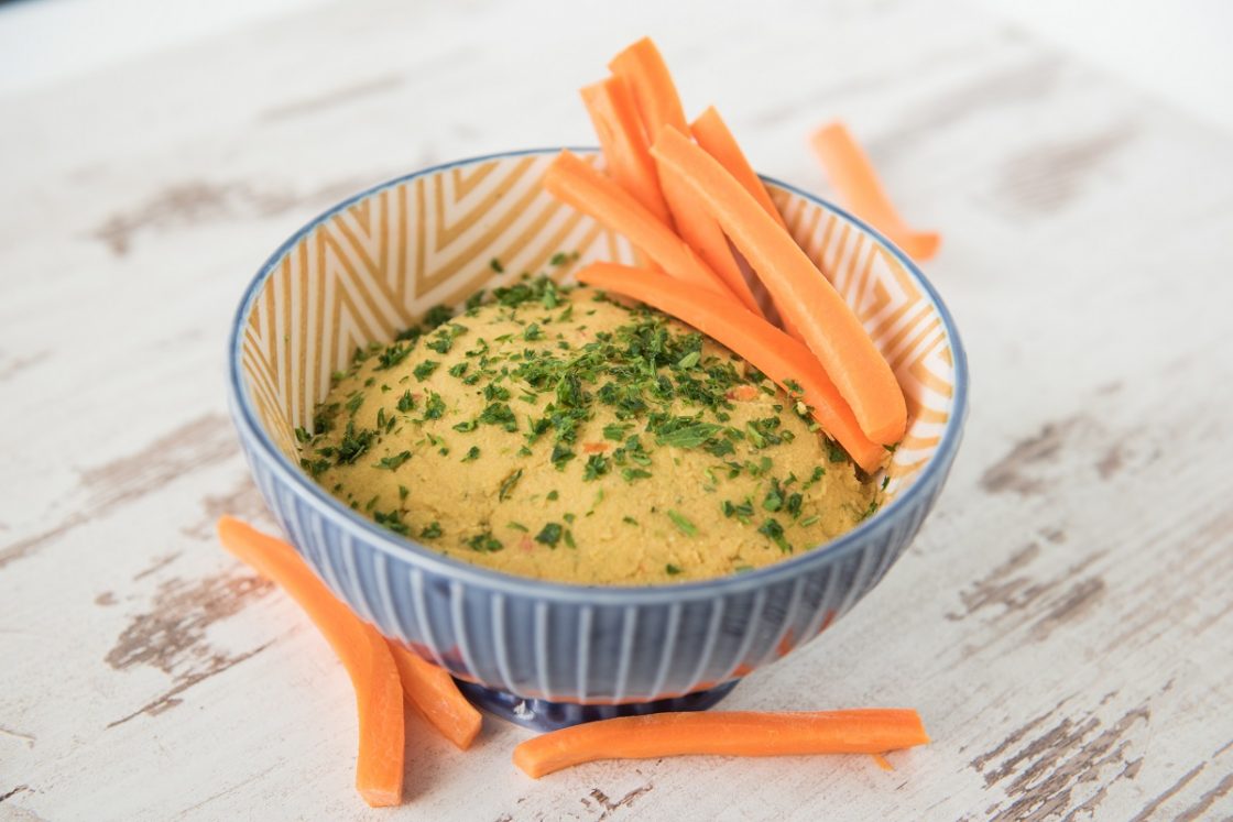 hummus-chickpe-chickpeas-chickpea hummus-dip-spread-sauce-snack-klub zdravih navika-iceberg salat centar-recipe-healthy-fasting-vegan