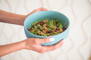 quinoa-kidney beans-lunch-salad-vegan-dinner-feasting-holiday-recipe-iceberg salat centar-klub zdravih navika