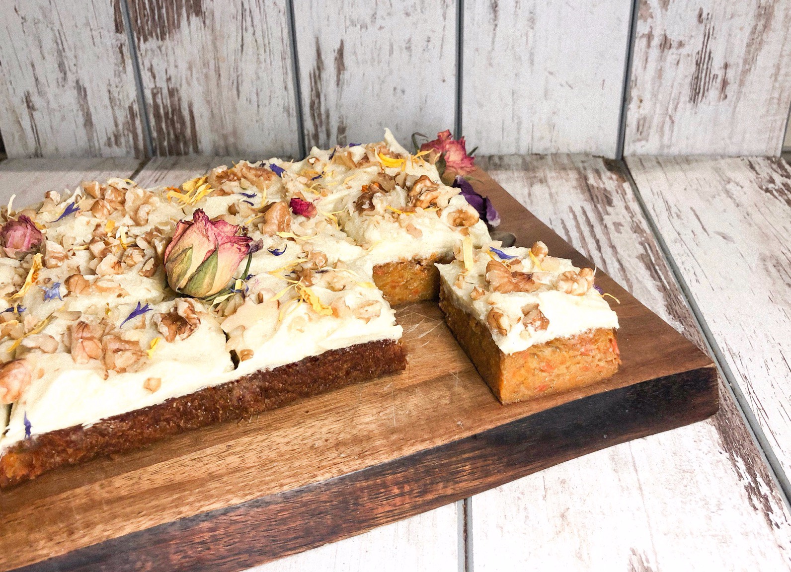 Potato cake with walnuts